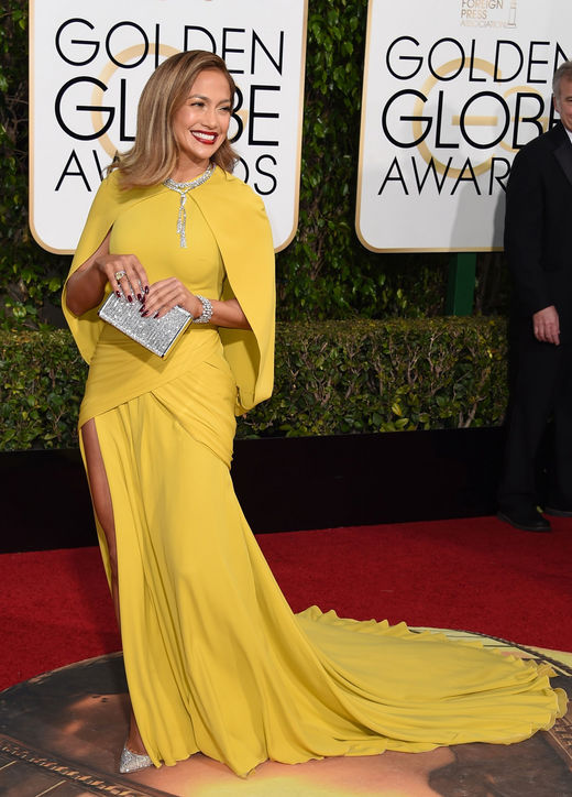 19 Jennifer Lopez in Giambattista Valli cape gown 1