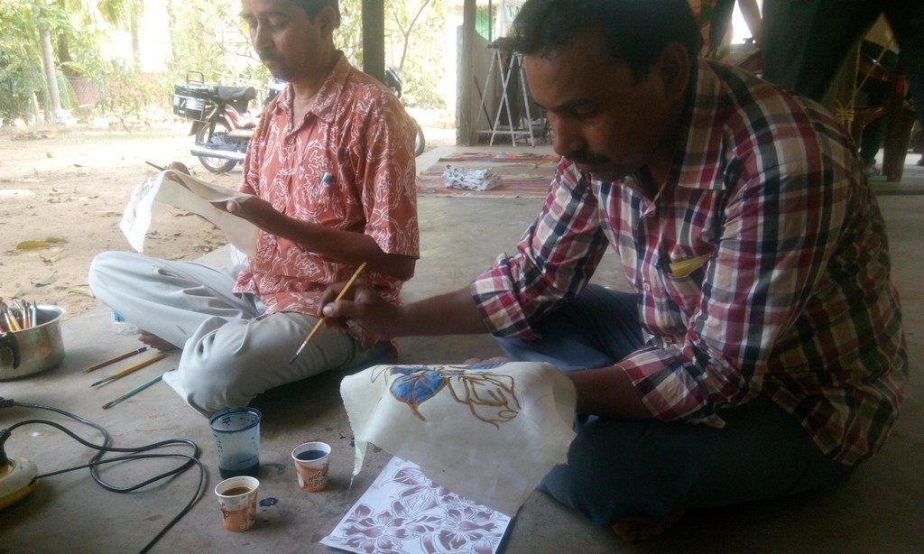 Craftsmen at work  - Craftsmen at work 1024x614 - JD Annual Design Awards 2016 – Untold Story – Gazal Doulani – Inspired by Batik Handloom