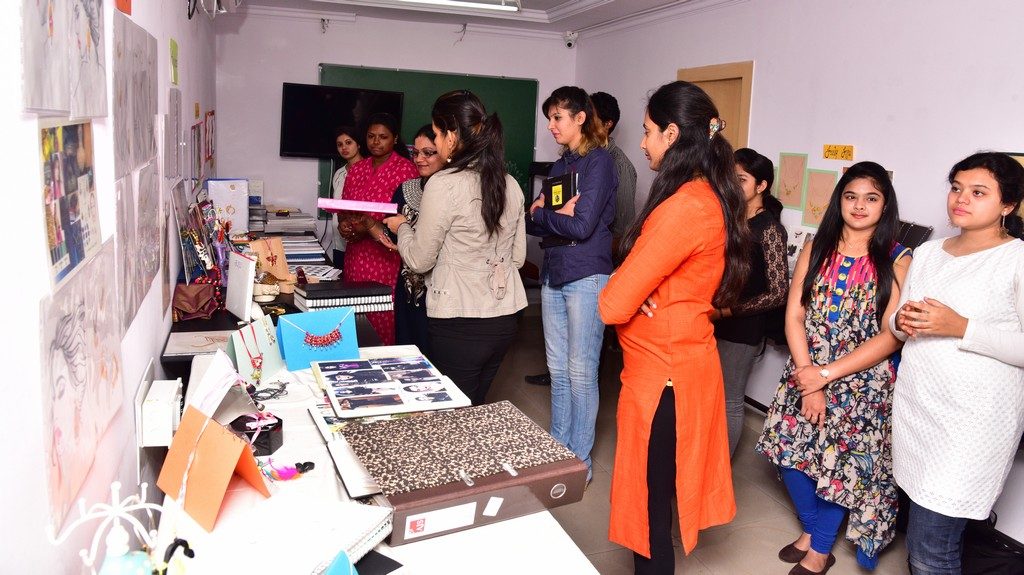 Preview & Review Session by Ambika Thandavan