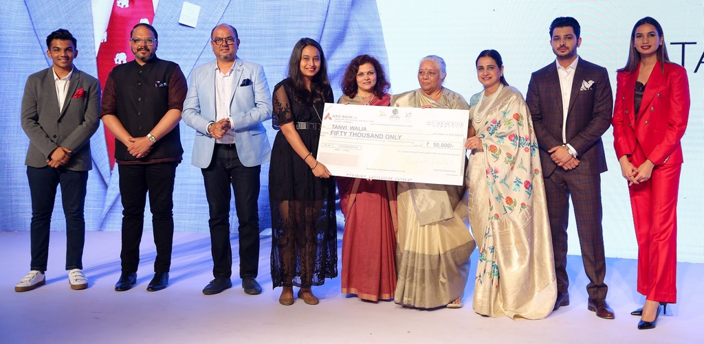 ANNUAL RC DALAL AND CHANDRAKANT DALAL MEMORIAL AWARD PRESENTED BY JD INSTITUTE OF FASHION TECHNOLOGY