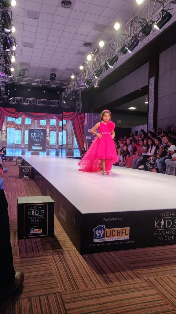 INDIA KIDS FASHION WEEK 2019 india kids fashion week 2019 - kids show 1 - JEDIIIANS VOLUNTEER AT INDIA KIDS FASHION WEEK 2019  