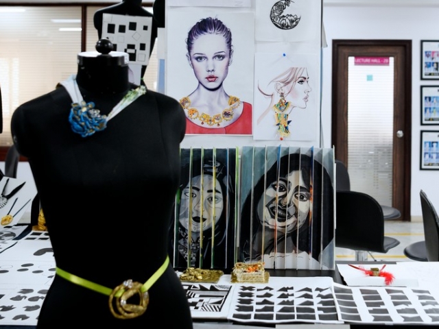 Diploma in Jewellery design 37