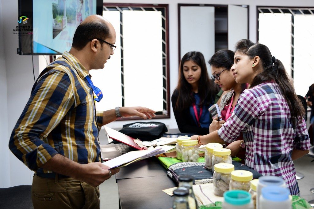 KNOWLEDGE SESSION BY CENTRAL SILK BOARD ON THE QUEEN OF TEXTILES 8