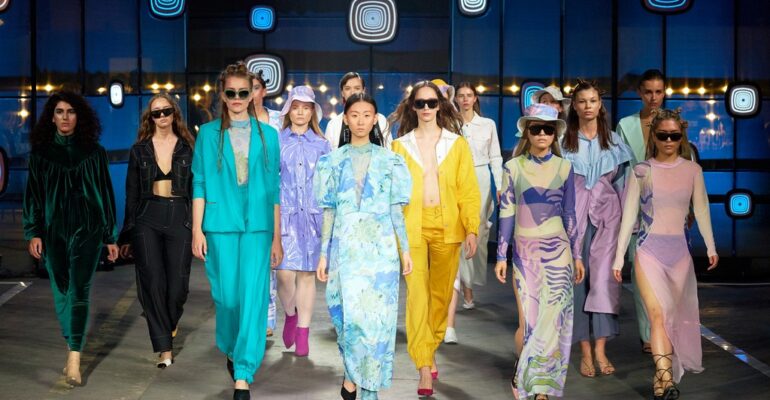 Fashion Trends of 2021 – What to look forward to in fashion this year?