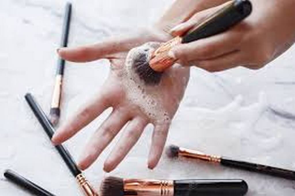 Tips to take care of your Makeup Brushes