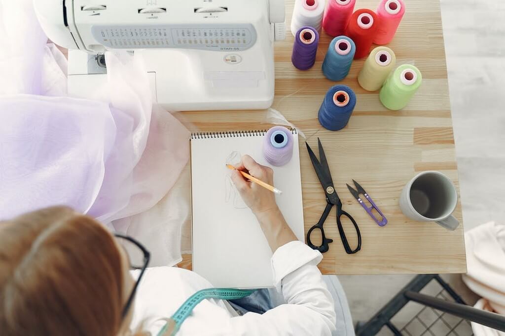 Skills needed for a fashion designer 