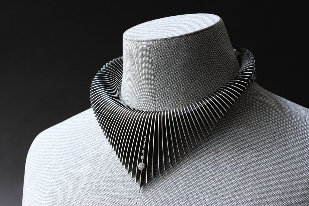 What is Contemporary Jewellery?