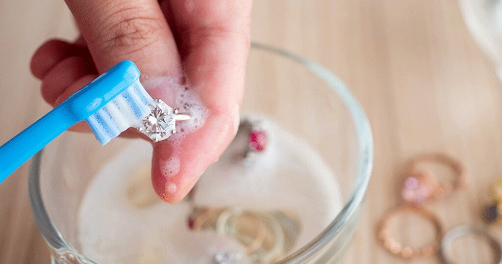 Jewellery cleaning solutions – Put the shine and sparkle back