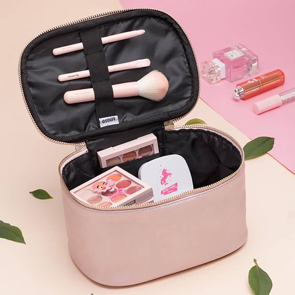 Makeup Bags That Are Travel-Friendly