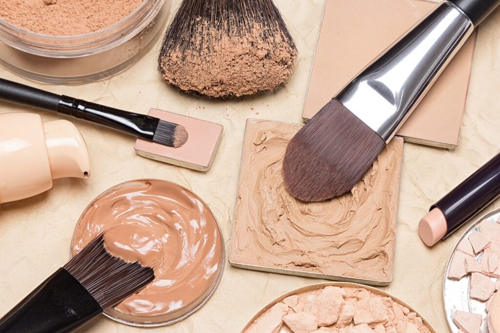 Sanitize your makeup: 5 ways to keep makeup kit tools bacteria-free