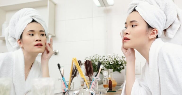 No makeup look: Ways to get your glam on with these easy steps