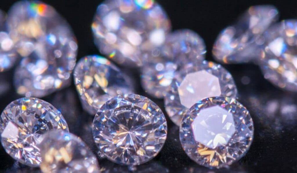 Synthetic Diamonds - Breakthrough Gem Material that beats Mined Diamonds