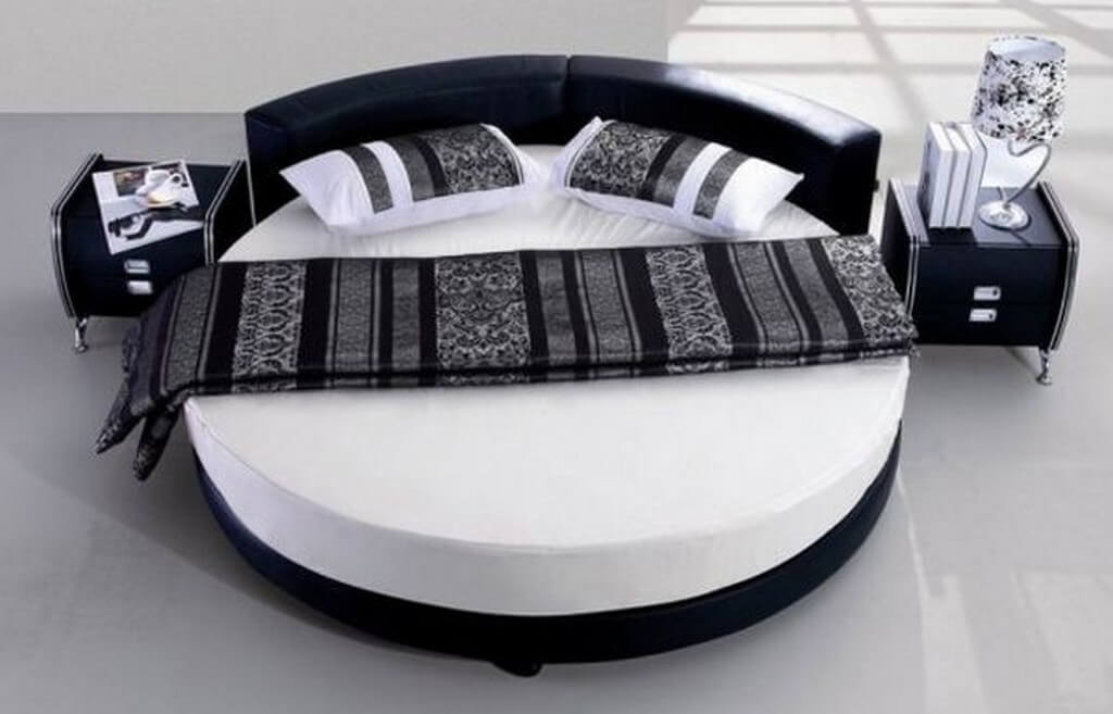 Pros and cons of round beds 