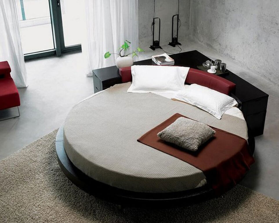 Pros and cons of round beds 