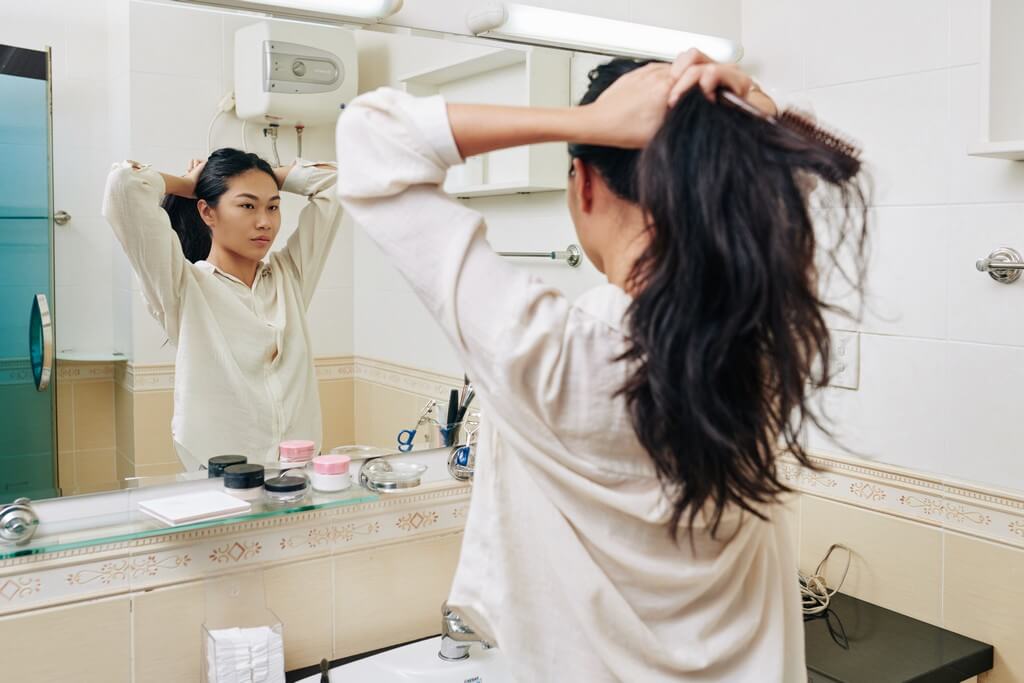 Silk scrunchies: Your go-to hair accessory through thick and thin