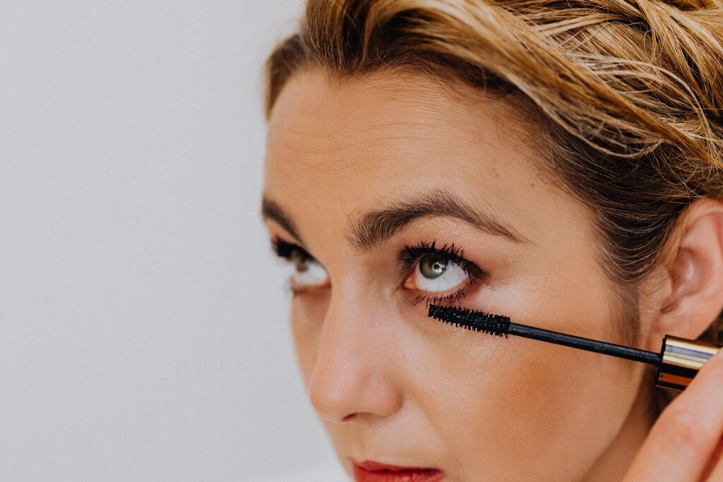 Mascara: Makeup lovers, what you need to know before applying mascara