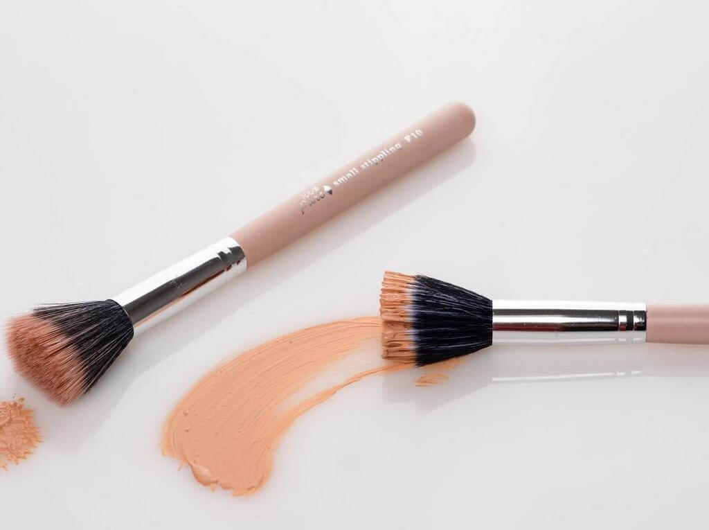 Makeup Brushes: Must Haves!