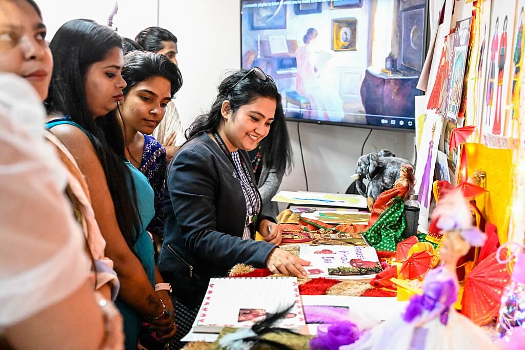 Art And Costume Appreciation Display By Fashion Design Students