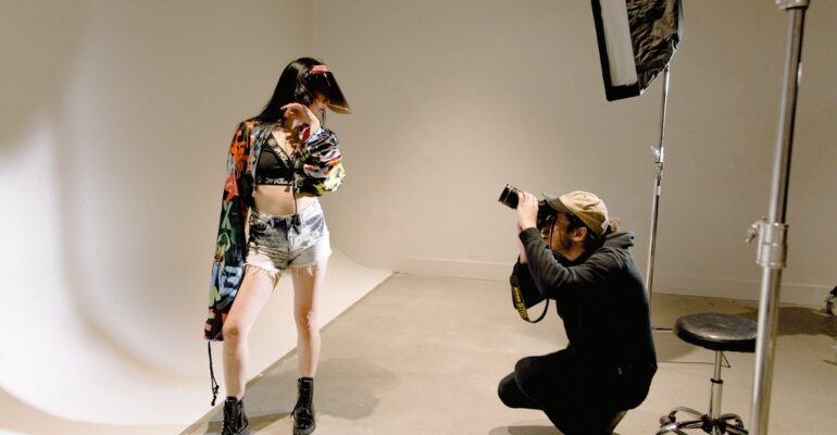 Learn How to Become Fashion Photographer and Break into Glamour World thumbnail