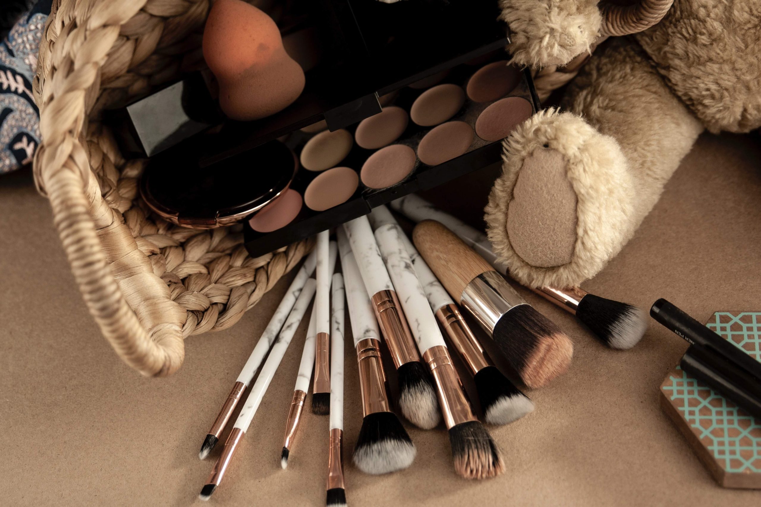 Makeup Masterclass How to Clean Makeup Brushes Sponges and More (3)