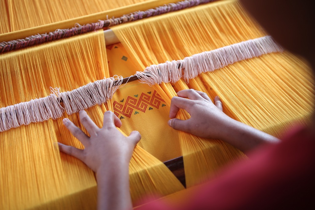 The History of Handloom Weaving Through The Ages (1)