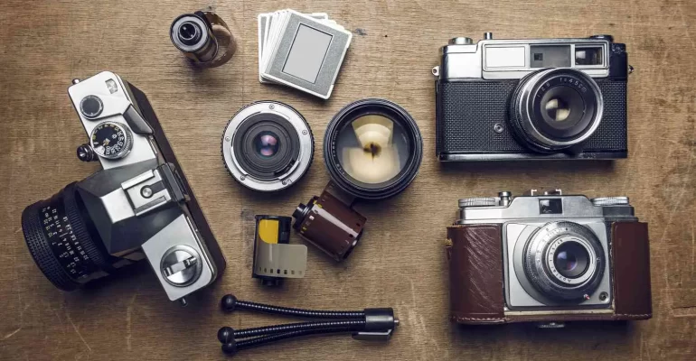 A Timeline of the Evolution of Camera 1600s to the 21st century (4)