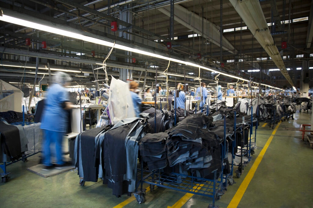 Efficient Threads Mass Production Management within the Textile Industry 